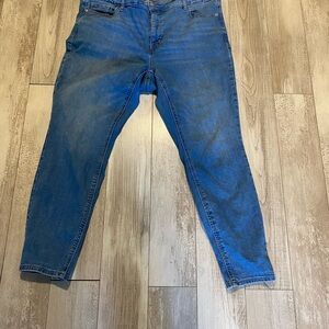 Old Navy Blue Relaxed Jeans with Classic Style